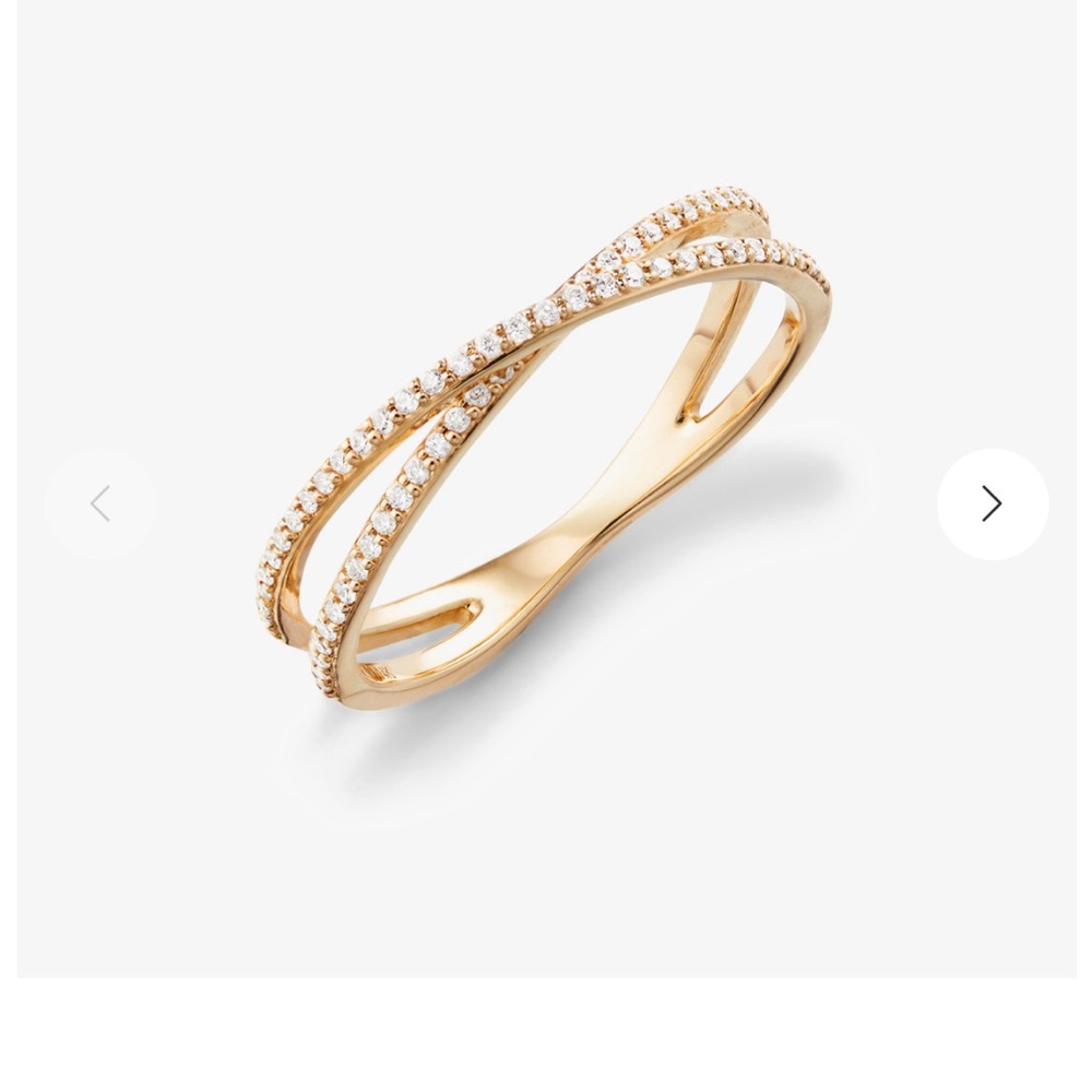 Elegant Gold and Diamond Ring